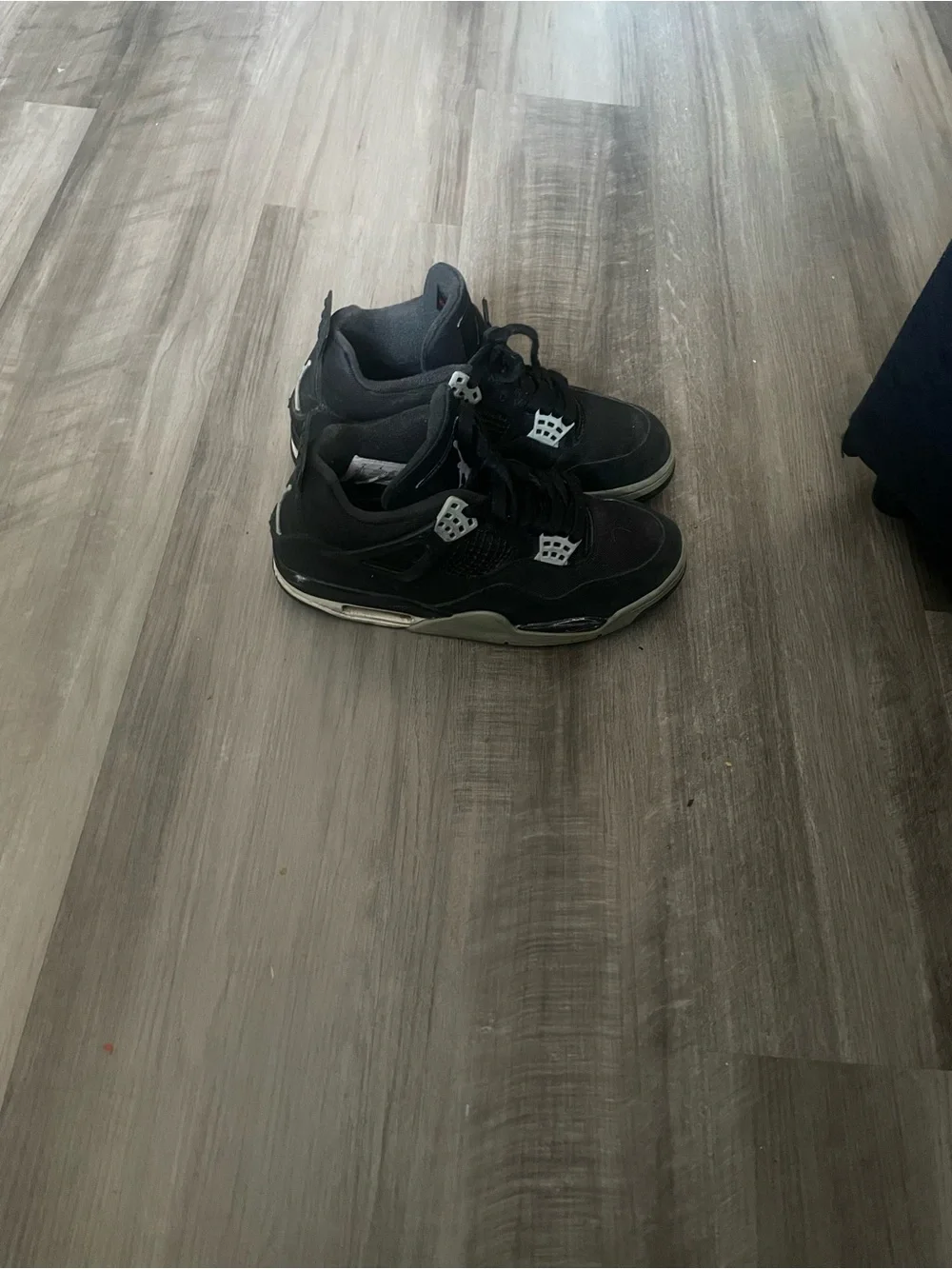 Jordan Men's Black and White Retro Sneakers